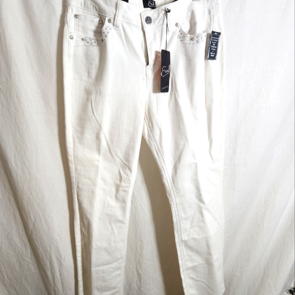 SALE 4 for $70 NWT EARl FREE To BE  Slim BOOT CUTlEmbellished Jeans
